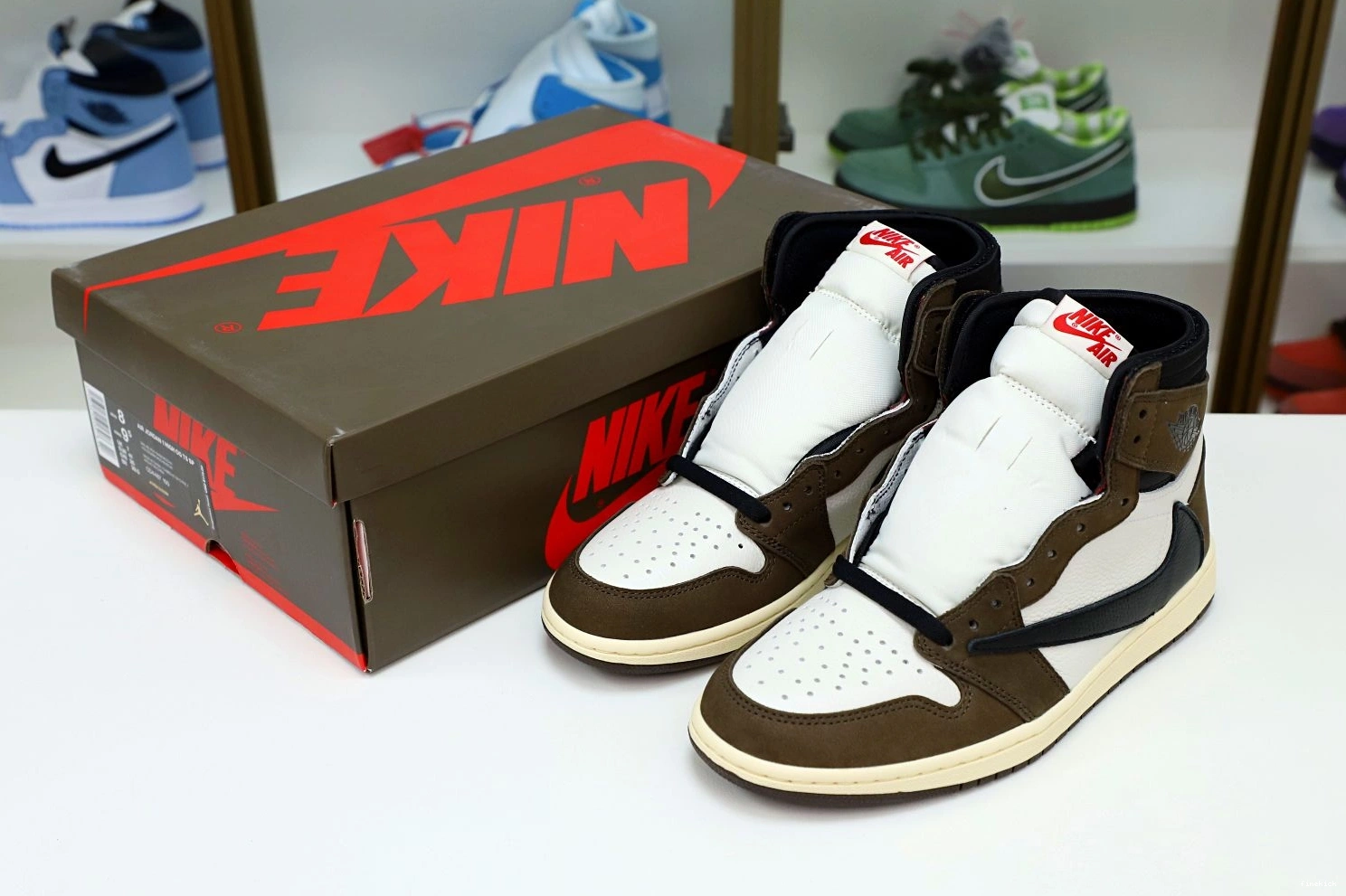 'MOCHA' JORDAN TRAVIS RETRO AIR 1 OG X SCOTT HIGH 0912